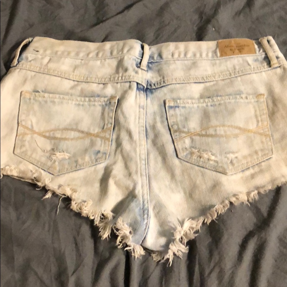 Shorts - Picture 2 of 3